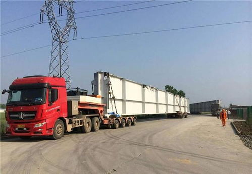 貨車司機(jī) 辛苦與風(fēng)險(xiǎn)中的堅(jiān)守